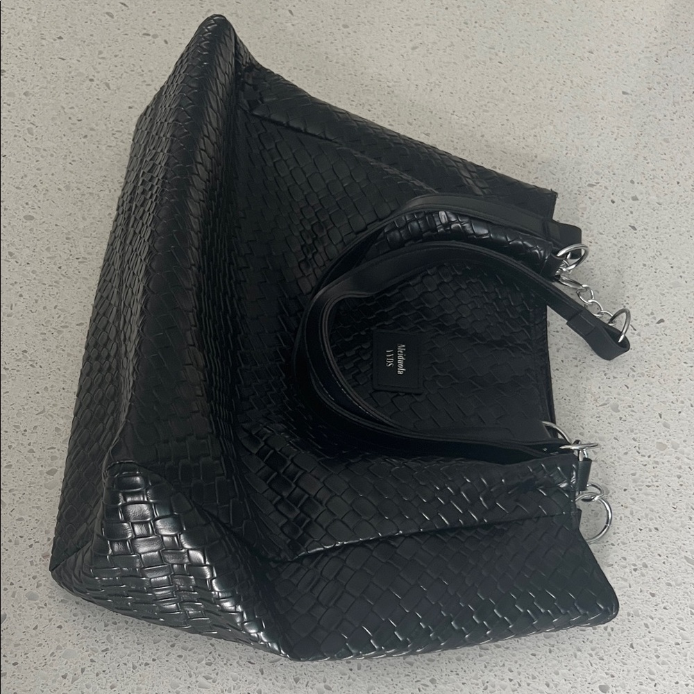 New Chic Black Textured Shoulder Bag - Soft Bag - Picture 6 of 8